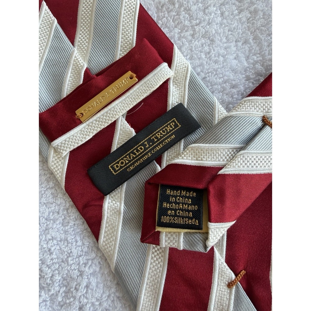 Donald J. Trump Signature Collection	Red White Striped Candy Cane Woven Silk Tie